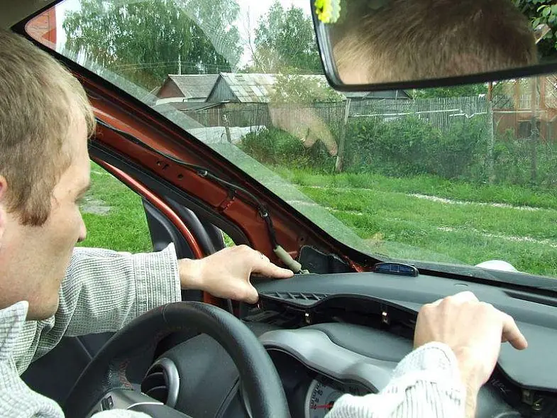 Изображение для статьи: Установка автомагнитолы VARTA V-AVM711D в Nissan Note