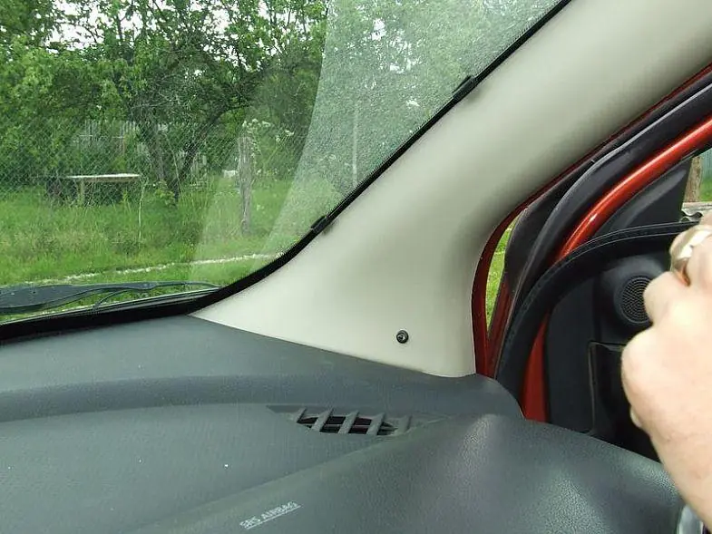 Изображение для статьи: Установка автомагнитолы VARTA V-AVM711D в Nissan Note