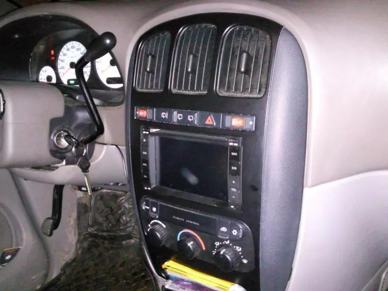Изображение для статьи: Установка 2DIN автомагнитолы в Dodge Caravan