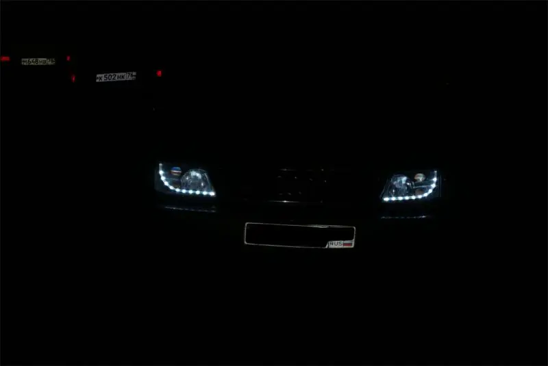 Изображение для статьи: Изготовление и установка диодной ленты в фары Audi S6 C4