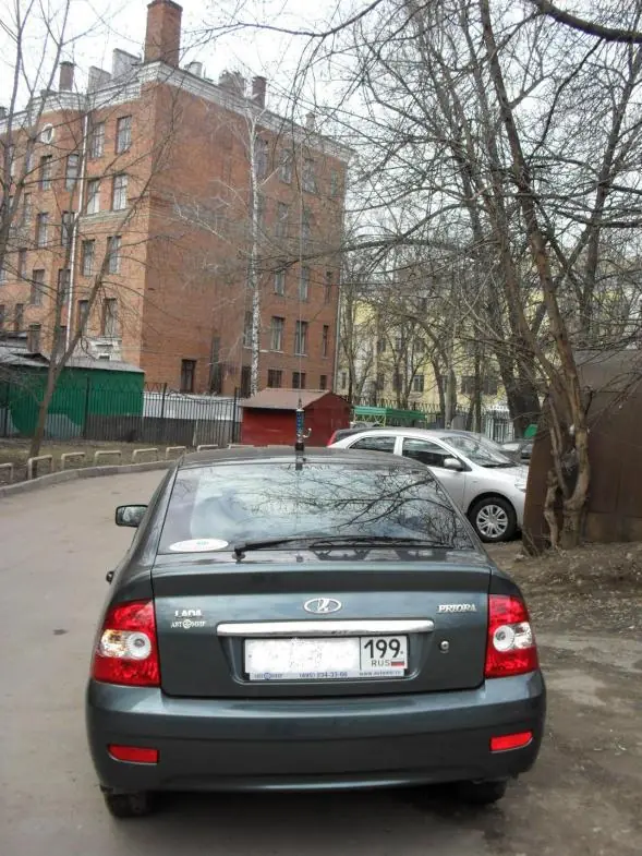 Изображение для статьи: Установка рации и антенны в Lada Priora хэтчбек