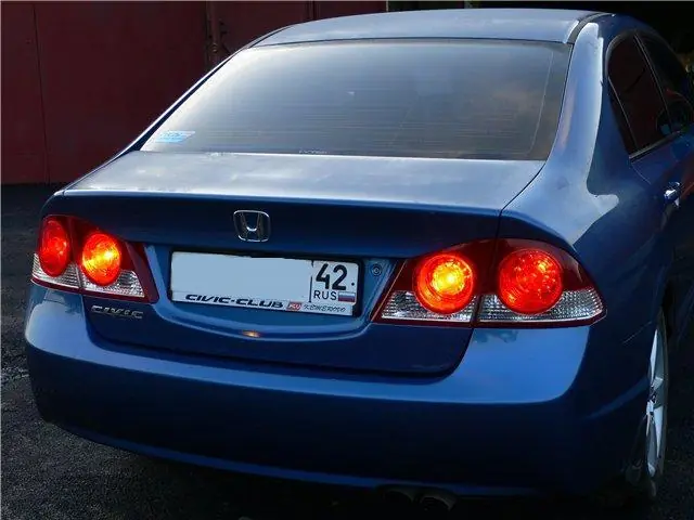 Изображение для статьи: Дополнительные габаритные огни для Honda Civic