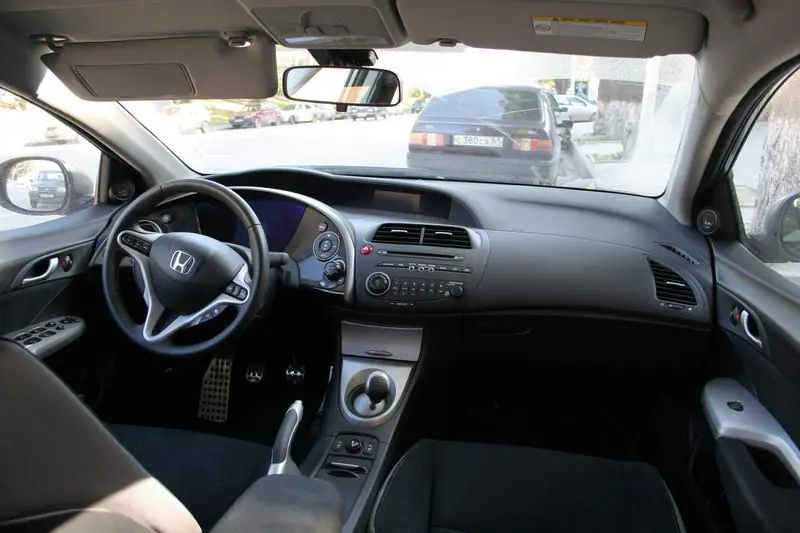 Изображение для статьи: Установка сабвуфера и акустики в Honda Civic