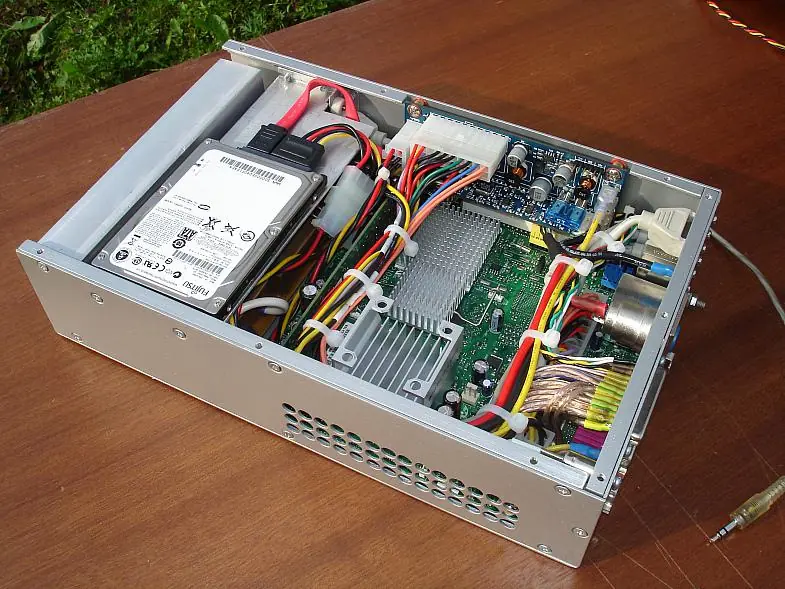 Изображение для статьи: Установка компьютера на основе mini-ITX в Mitsubishi Lancer X