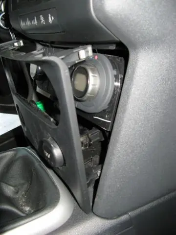 Изображение для статьи: Входы USB и AUX в Nissan Qashqai