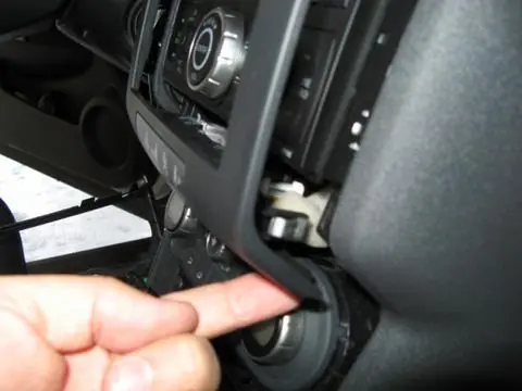 Изображение для статьи: Входы USB и AUX в Nissan Qashqai