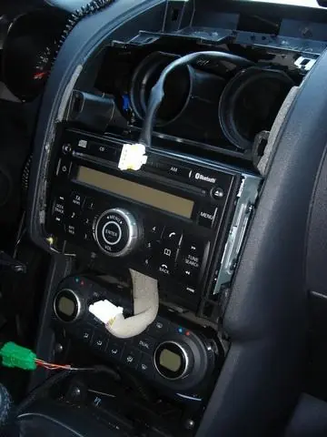Изображение для статьи: Входы USB и AUX в Nissan Qashqai