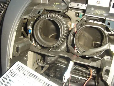 Изображение для статьи: Входы USB и AUX в Nissan Qashqai