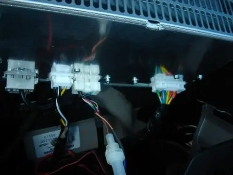 Изображение для статьи: Входы USB и AUX в Nissan Qashqai