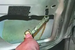 Замена ограничителя открывания передней двери