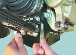 Замена шаровой опоры