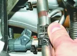 Снятие, установка и проверка форсунок