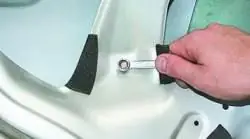 Замена стекла задней двери