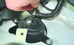 Снятие и установка адсорбера