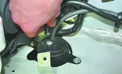 Снятие и установка адсорбера