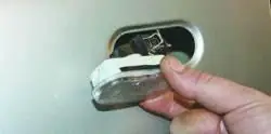 Замена бокового указателя поворота