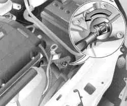 Снятие крышки автоматической коробки передач Easytronic