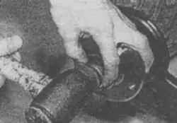 9.11 Установка внутренних дорожек качения подшипников на поворотную цапфу