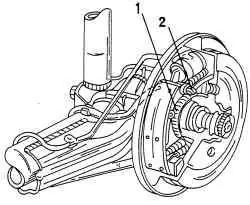Установка зубчатого венца и электронного датчика частоты вращения колеса на задних барабанных тормозах