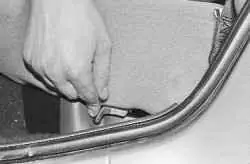 Снятие и установка заднего сиденья