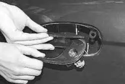 Замена наружной ручки замка передней двери