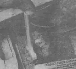 8.7б Снятие клеммы с батареи